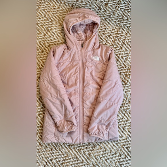 NORTHFACE GIRLS’ REVERSIBLE MOSSBUD PARKA
COLOR
PINK MOSS
SIZE
L (12) - Picture 3 of 8